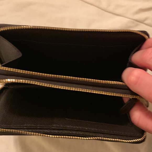 COACH wristlet. - Picture 4 of 6